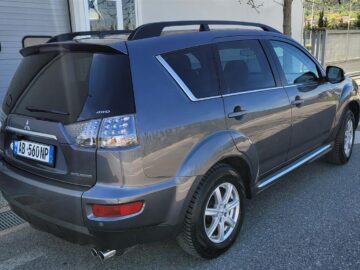 Mitsubishi Outlander 2012 Automat 2.2 Nafte, Zvicra, 7 vende