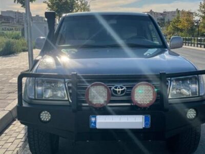 Toyota Land Cruiser 100