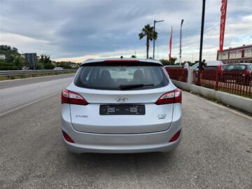 Hyundai I30 2012 1.6d 5400€