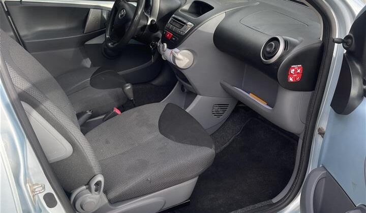 TOYOTA AYGO 1.0 BENZIN AUTOMAT (zvicra)