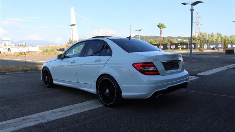 Mercedes-Benz C300 AMG LINE