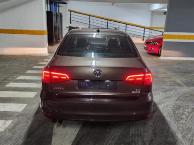 *VW JETTA Premium.*