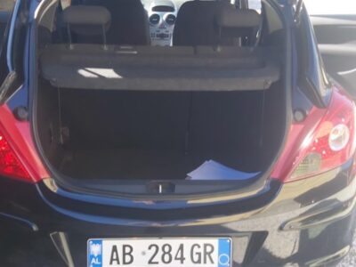 Opel Corsa d 1.2 Benzine 2012