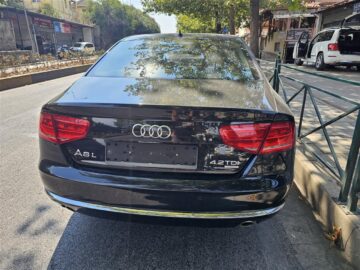 AUDI A-8L 4.2 NAFTE PREMIUM FULL