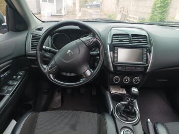 Peugeot 1.8 nafte 2012 Suv