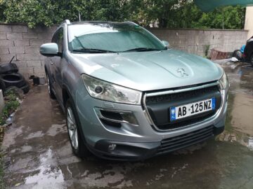 Peugeot 1.8 nafte 2012 Suv