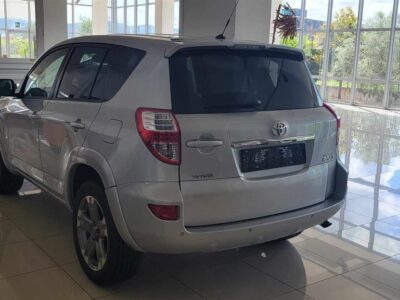 Toyota Rav4 2011 2.2 Nafte Automatike 43.000Km