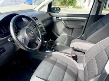 2013 Vw Touran 147.000 Km Nafte Automat ??????