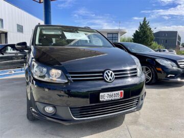 2013 Vw Touran 147.000 Km Nafte Automat ??????