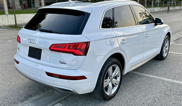 AUDI Q5 2.0TFSI 2018