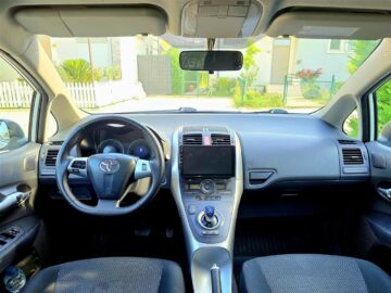 Toyota Auris 1.8 Benzin + Bateri Ekonomike