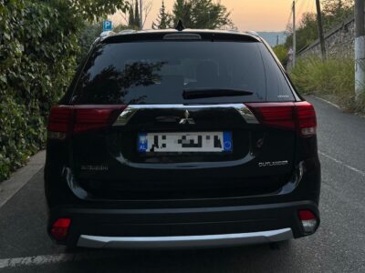 Mitsubishi Outlander Foristrade me qera 7 vendeshe