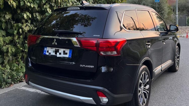 Mitsubishi Outlander Foristrade me qera 7 vendeshe