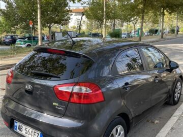 Shitet Kia Rio 1.1 nafte manual 2013