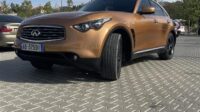 Infiniti Nisan