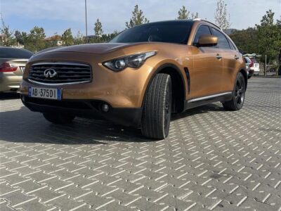 Infiniti Nisan