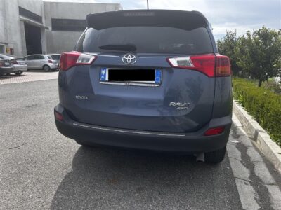 SHITET TOYOTA RAV4 2.2 NAFTE , VITI 2014