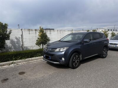 SHITET TOYOTA RAV4 2.2 NAFTE , VITI 2014