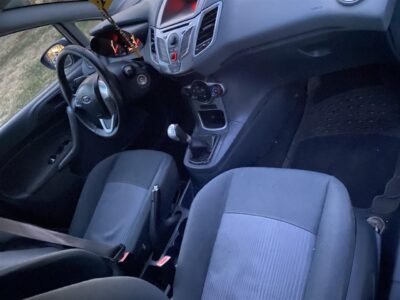 ford fiesta titanium 2010 3400€