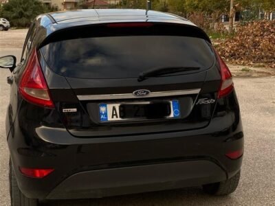 ford fiesta titanium 2010 3400€