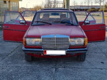 Mercedes Benz 240D