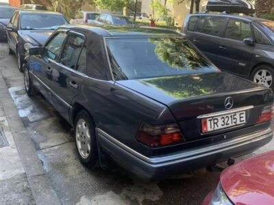 Mercedez-Benz E250 D-Automatik