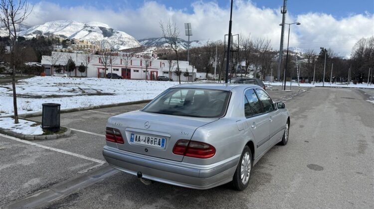 Mercedez W210