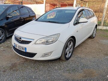 Opel astra 2011 Letra 1 vit