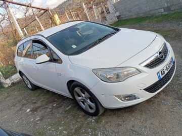 Opel astra 2011 Letra 1 vit