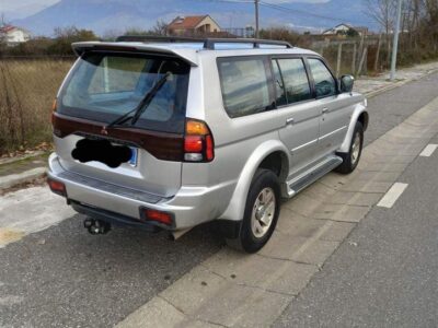 Shitet mitsubishi pajero viti 2002