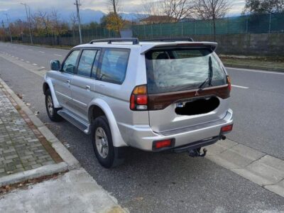 Shitet mitsubishi pajero viti 2002