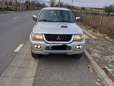 Shitet mitsubishi pajero viti 2002