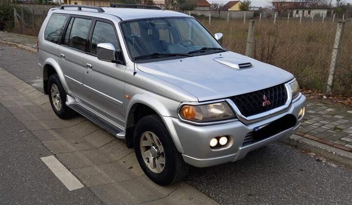 Shitet mitsubishi pajero viti 2002