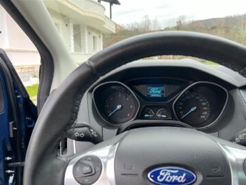 FORD FOCUS 2014 AUTOMAT NAFTE