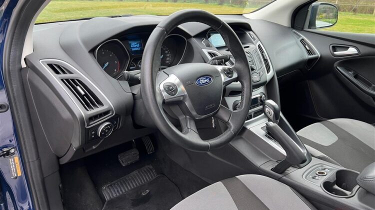 FORD FOCUS 2014 AUTOMAT NAFTE