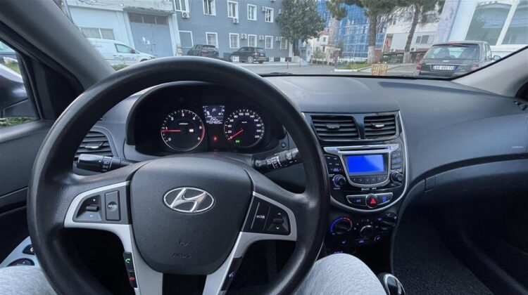 Hyundai Accent 2012