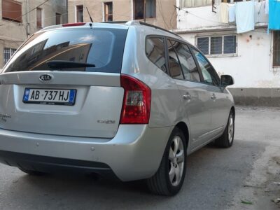 Shitet Kia Carens CRDI 2.0 diesel