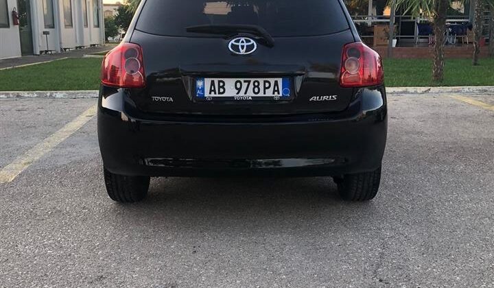 Toyota Auris Sapo Targuar