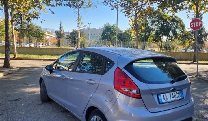 FORD FIESTA AUTOMAT 1.4 BENZINE