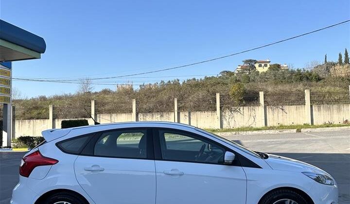 FORD FOCUS 2013 1.0 BENZINE🇨🇭