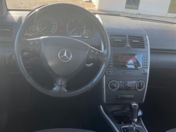 Mercedes benz A 200